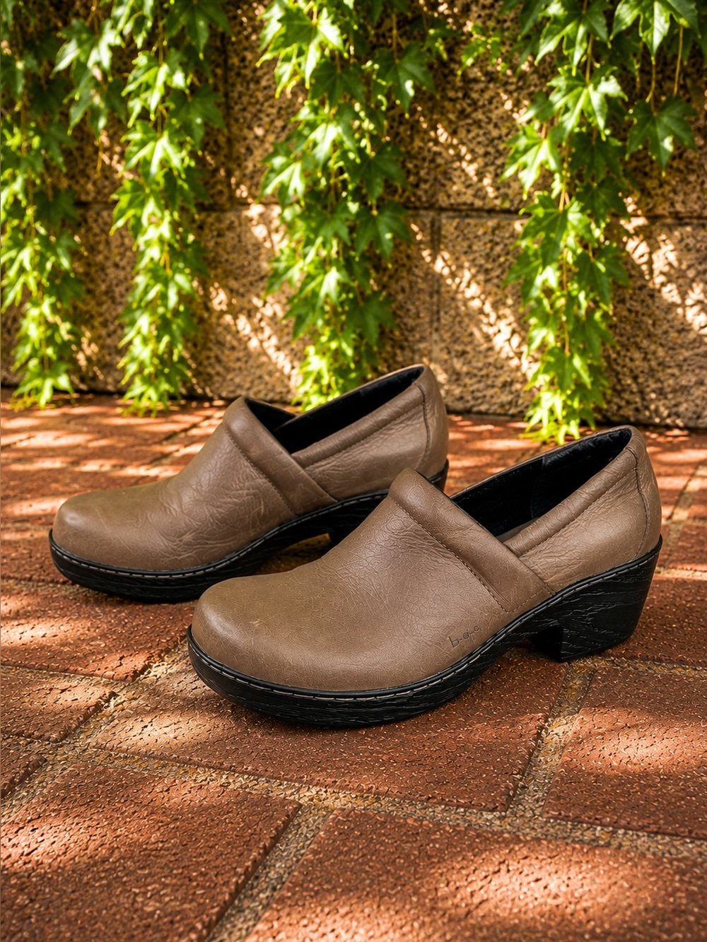 BOC Molded Support Mushroom Heel Slip-On Comfort Leather Clogs, 8
